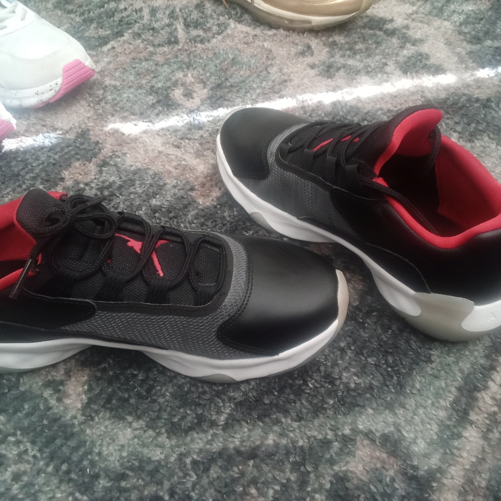 Jordan Kids Black and Red Low-Top Sneakers - Picture 2 of 3